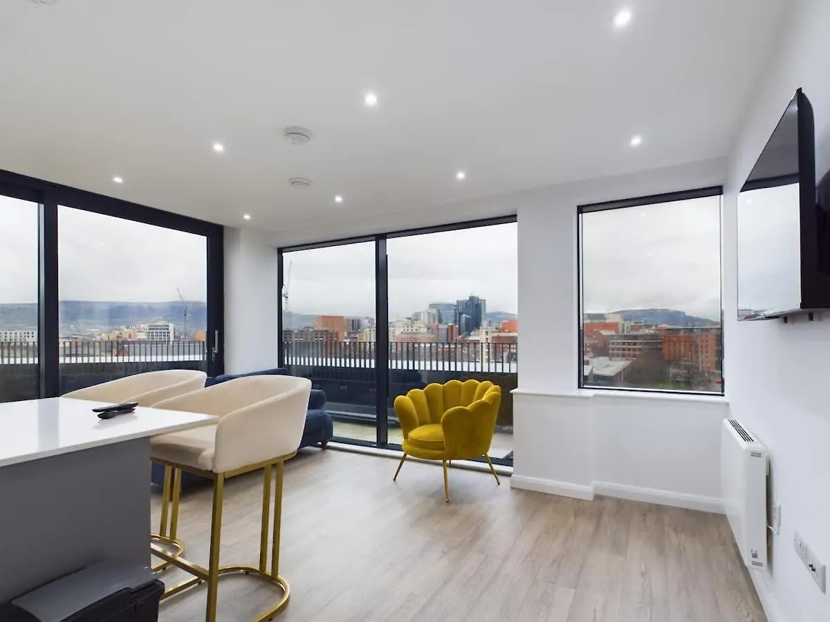 3 Bedroom Penthouse With Spacious Terrace City Center Belfast