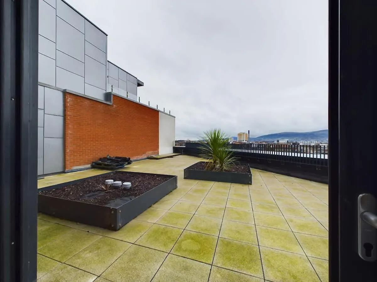 Apartment 3 Bedroom Penthouse With Spacious Terrace City Center Belfast