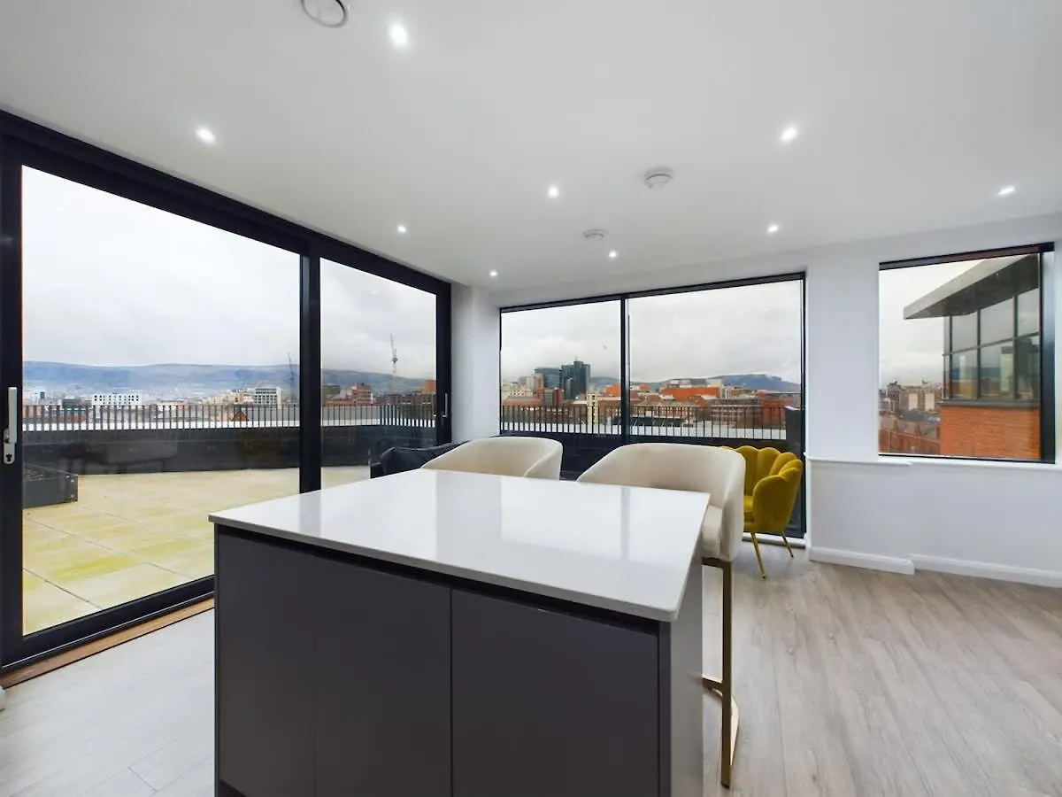 Apartment 3 Bedroom Penthouse With Spacious Terrace City Center Belfast