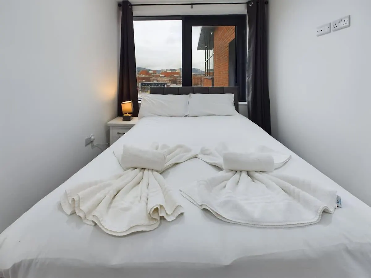 3 Bedroom Penthouse With Spacious Terrace City Center Belfast United Kingdom
