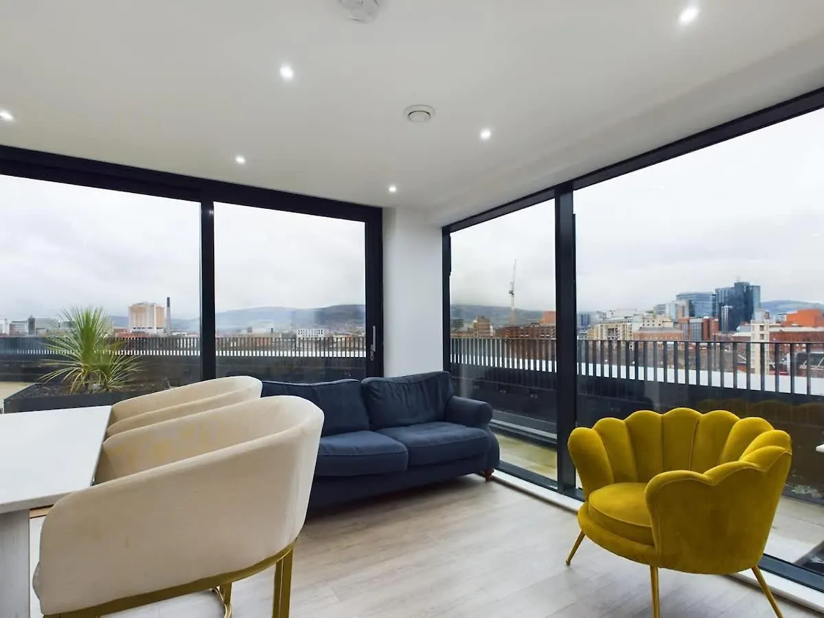 Apartment 3 Bedroom Penthouse With Spacious Terrace City Center Belfast